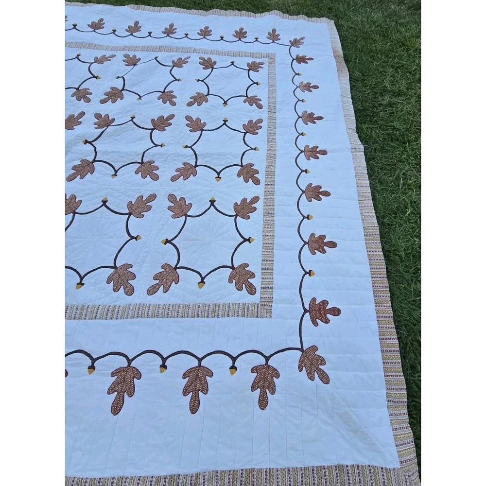 Vintage Handmade Oak Leaf Acorn Quilt White Brown Rust Cotton Bedspread 96x80